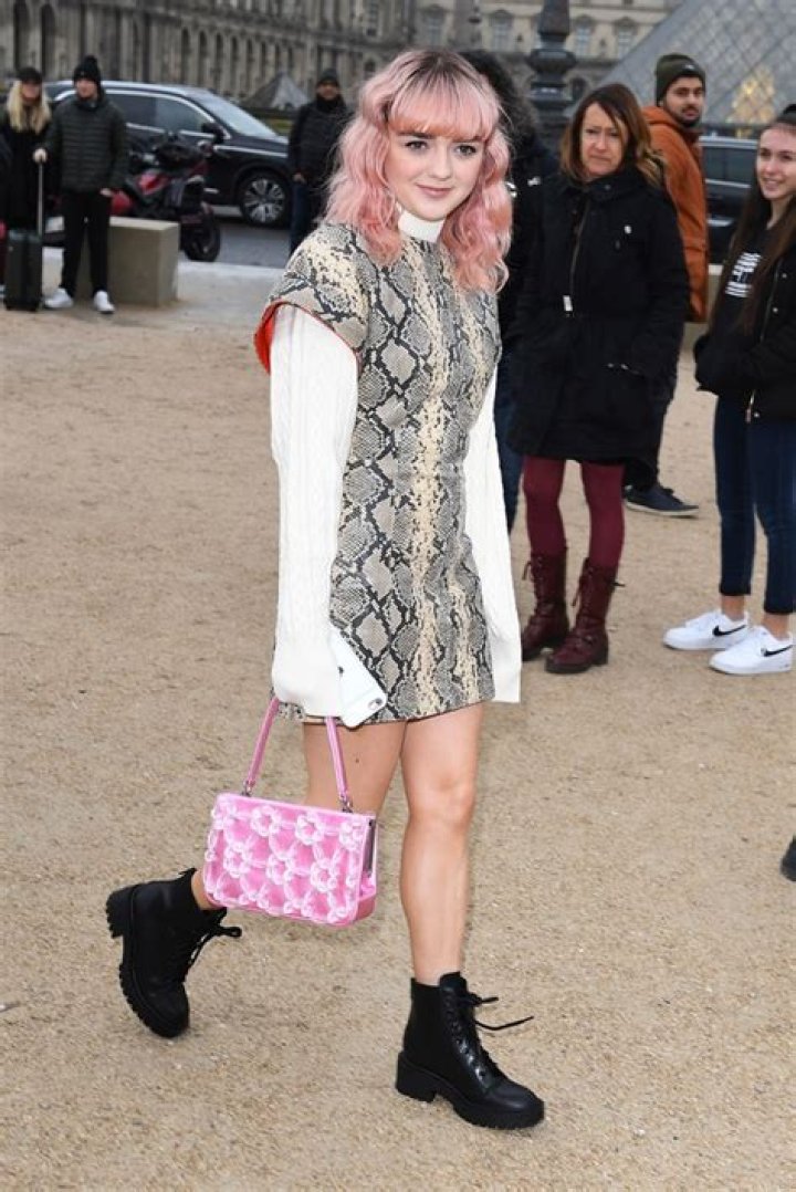 Stars Going Pantless in 2019: Blake Lively, Kate Beckinsale & More