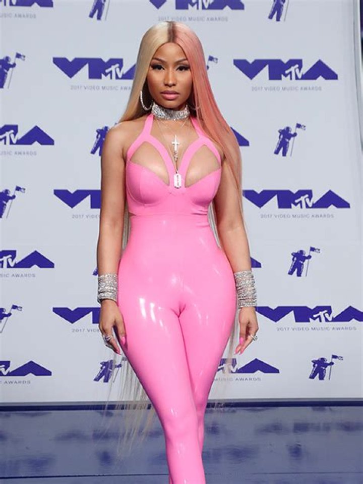 See Celebs With The Wardrobe Malfunction In Pics – Hollywood Life