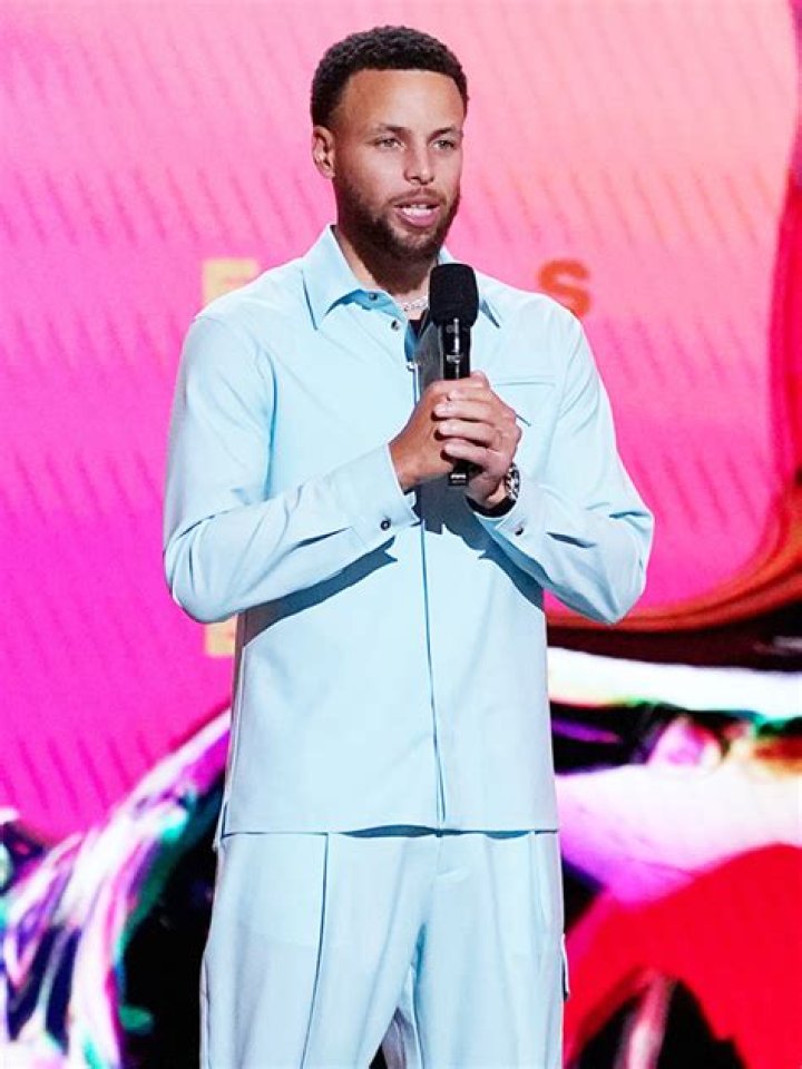 Steph Curry Teases LeBron James During His 2022 ESPY Awards Monologue – Hollywood Life