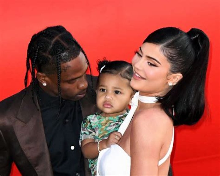 Photos of Kylie Jenner & Travis Scott’s 1st Child – Hollywood Life