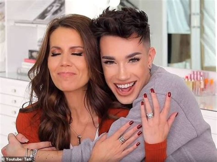 Straight Vlogger Says James Charles Made Him ‘Question’ His Sexuality – Hollywood Life