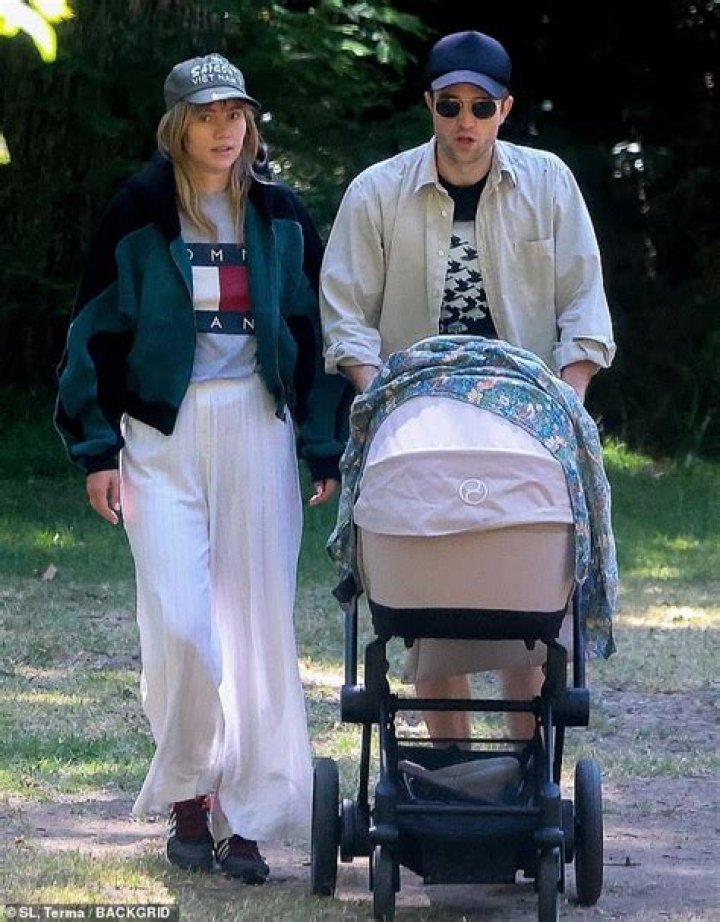Suki Waterhouse & Robert Pattinson Welcome Their First Child Together