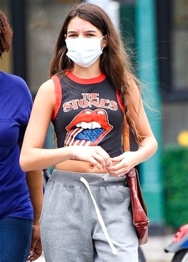 Suri Cruise Wears Rolling Stones Tank Top In New York: Photos – Hollywood Life