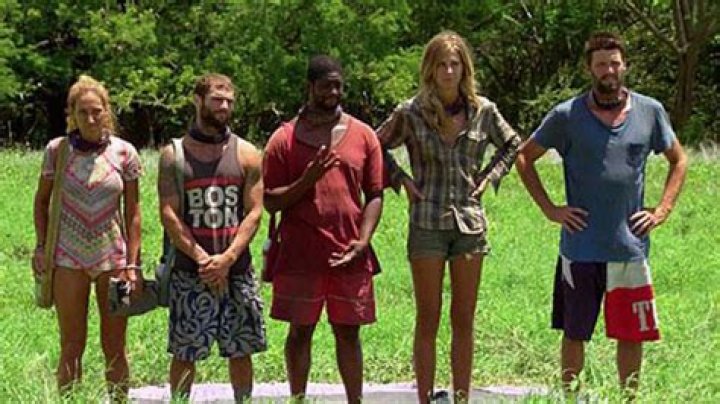 Mike Holloway Wins Season 30 Finale – Hollywood Life