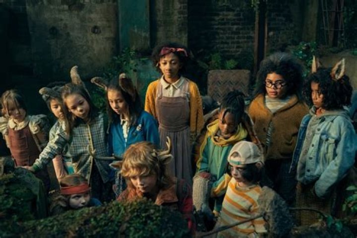 See Pictures Of The Netflix Series – Hollywood Life