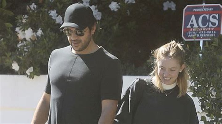 Sydney Sweeney & Jonathan Davino Step Out On Date As She Continues To Not Wear Engagement Ring