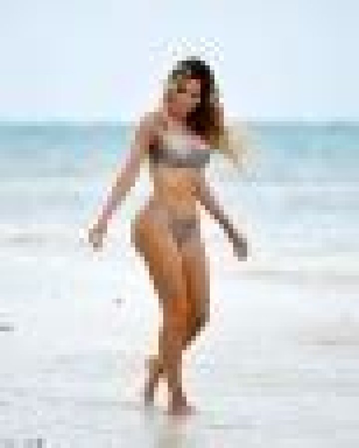 ‘1000-Lb. Sisters’ Star Tammy Slaton Poses in Bathing Suit Amid Weight Loss Journey: Photos