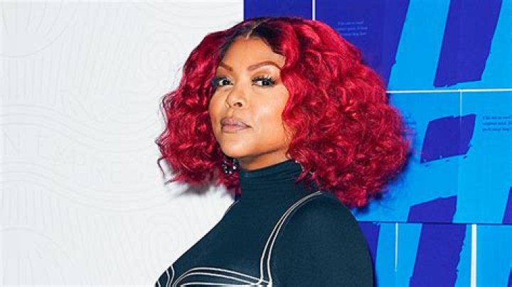 See Pink Pixie Cut In New Photos – Hollywood Life