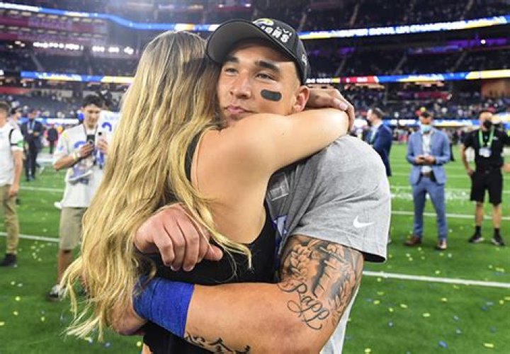 L.A. Rams Player Taylor Rapp Proposes To GF Dani Johnson On the Field After Super Bowl Win – Watch
