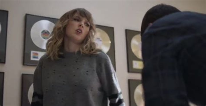 She Beats Up Andy Samberg – Hollywood Life