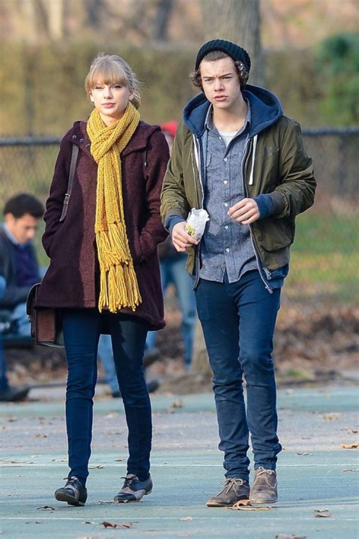 Taylor Swift & Harry Styles’ Romantic Date In NYC — New Pics
