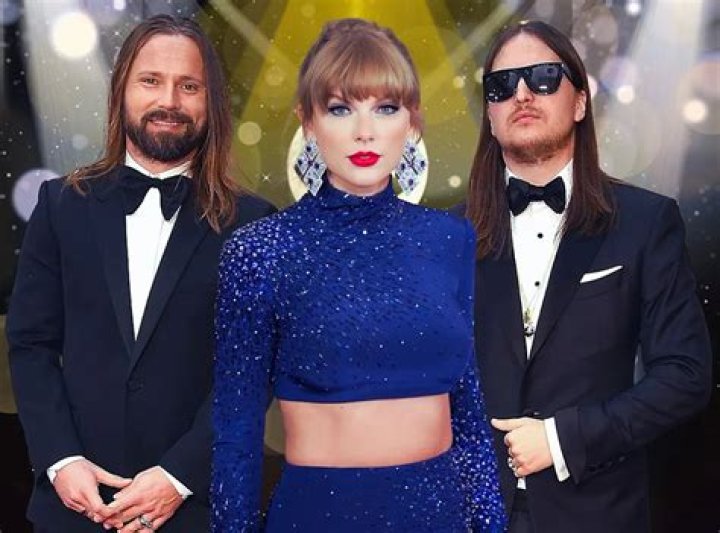 Taylor Swift & Jack Antonoff’s Adorable Handshake After Grammys Win — Watch