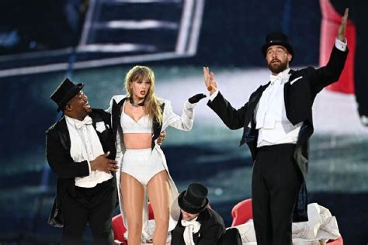 Taylor Swift Directly Points to Travis Kelce at ‘Eras Tour’ Concert: ‘That’s My Man’