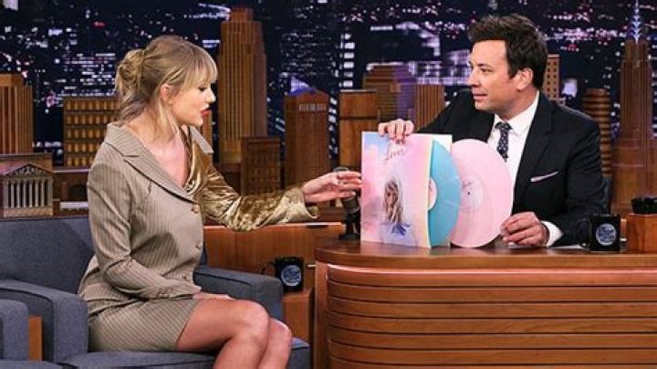 Post-Surgery Video Shows Her Eating A Banana — Watch – Hollywood Life