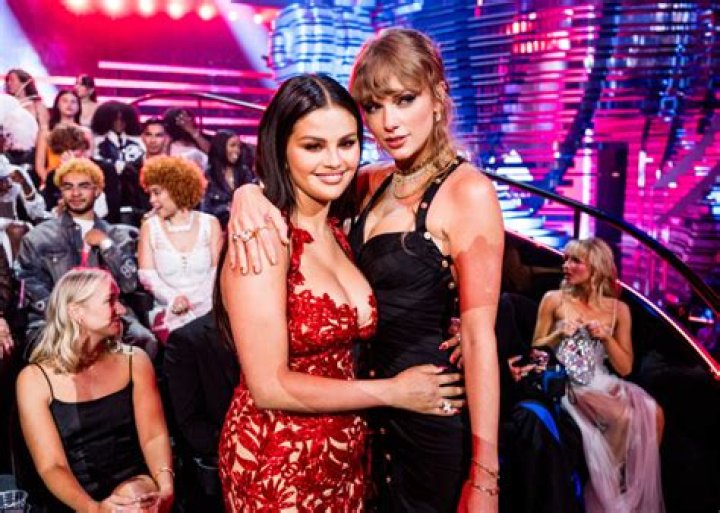 Taylor Swift & Selena Gomez: BFFs Adorable Without Makeup At Gym