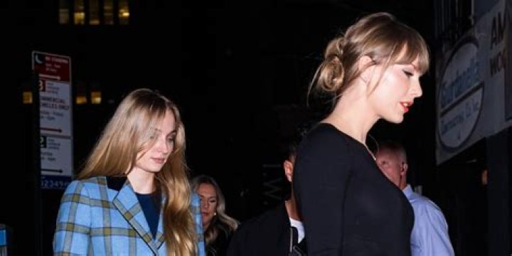 Taylor Swift And Sophie Turner’s Friendship Timeline – Hollywood Life