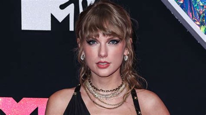 Shop a Similar Top Here for Under $30 – Hollywood Life