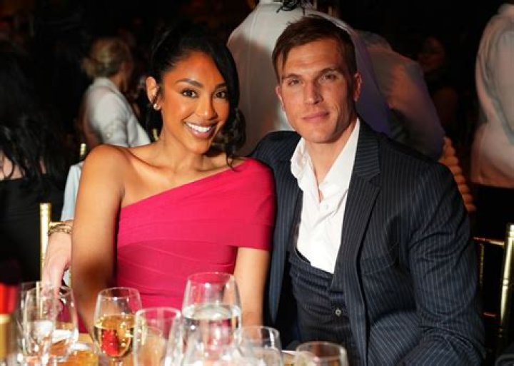 Tayshia Adams & Luke Gulbranson Hold Hands, Spark Dating Rumors – Hollywood Life