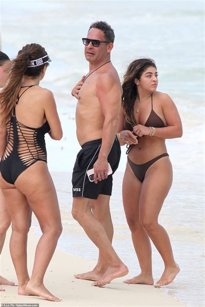 Teresa Giudice Flaunts Black Bikini While Hanging With Friends — Pics – Hollywood Life