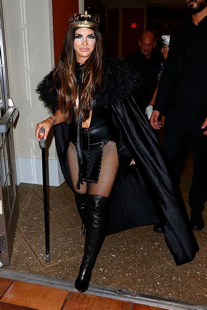 Teresa Giudice & Melissa Gorga Rock Maleficent & Sailor Costumes – Hollywood Life