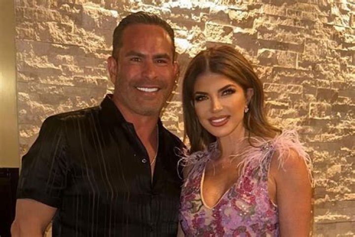 Teresa Giudice Enjoys NYC Date Night With BF Luis Ruelas: See The New Couple Kissing & Holding Hands