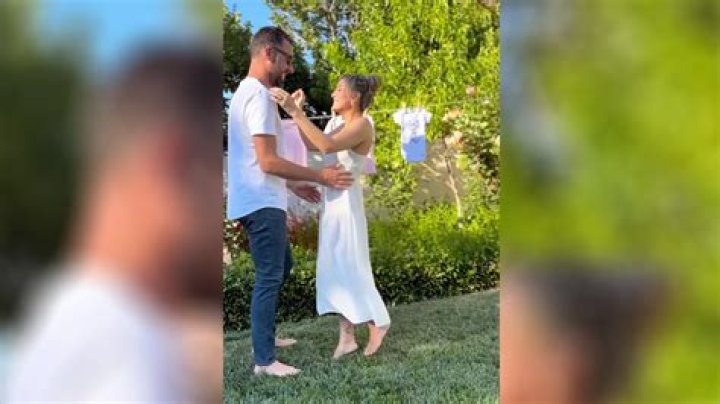 ‘The Bachelorette’ Alum Clare Crawley Welcomes First Child Via Surrogate: ‘Dream Come True’