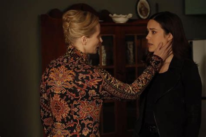 ‘The Blacklist’ EPs Tease Red’s In ‘Mortal Danger,’ Liz’s ‘Conflict’ & More Season 7 Scoop