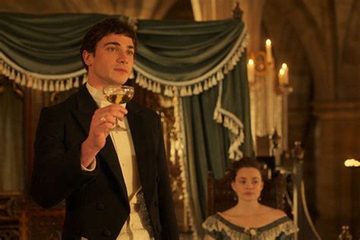 Stars React to Finale and Season 2 – Hollywood Life