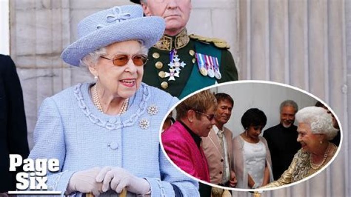 The Crown’s Claire Foy & Matt Smith Pay Tribute To Queen Elizabeth After Her Death