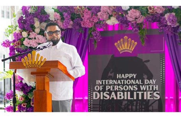 ‘The First Lady’: Photos Of Viola Davis As Michelle Obama & More