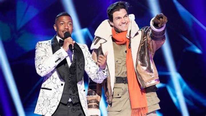 ‘The Masked Singer’s Barry Zito Reveals When He Nearly Fell Off Stage – Hollywood Life