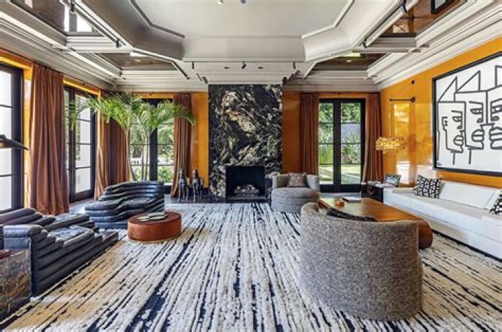 The Weeknd Buys $70 Million Los Angeles Mansion — See Pics – Hollywood Life