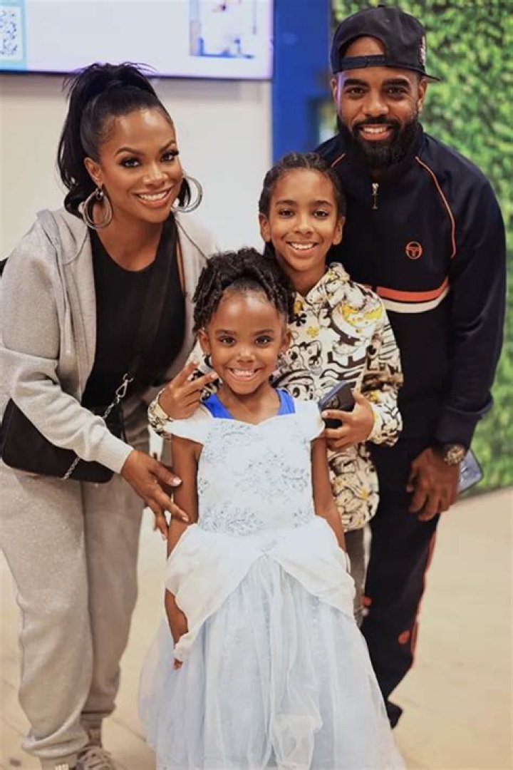 Tiny’s Daughter Heiress, 3, Hugs Kandi Burruss’ Son Ace, 4, & It’s Adorable: Watch