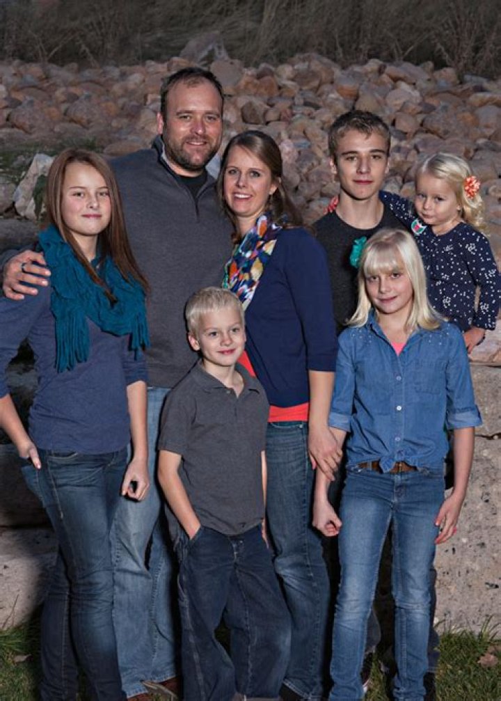 ‘My Five Wives’ — Meet Brady’s Bunch