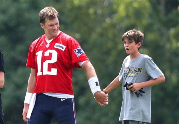 Tom Brady Shares Rare Pic Of Oldest Son Jack On His 14th Birthday – Hollywood Life