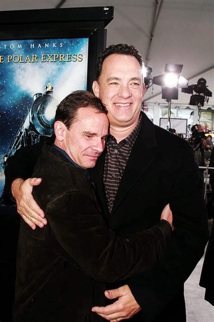 Tom Hanks Mourns ‘Bosom Buddies’ Co-Star Peter Scolari After His Death – Hollywood Life