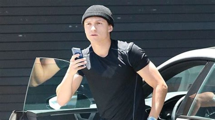 Tom Holland Looks Buff Heading To The Gym After Steamy Makeout With Rumored GF Zendaya