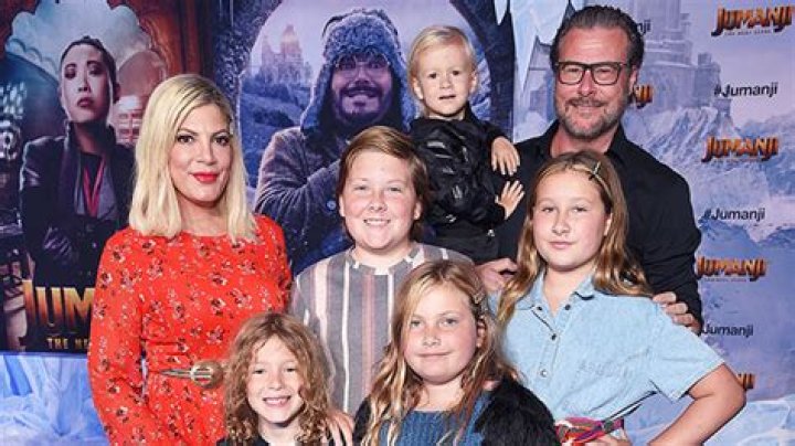 Tori Spelling Takes Kids On Vacation For NYE While Dean McDermott Stays Home With Pneumonia