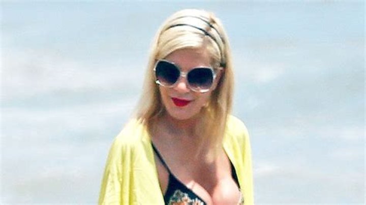 Looks Super Sexy In Pics – Hollywood Life