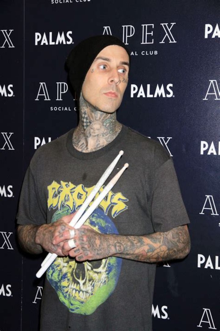 Travis Barker Honors Taylor Hawkins With New Tattoo: Photos – Hollywood Life