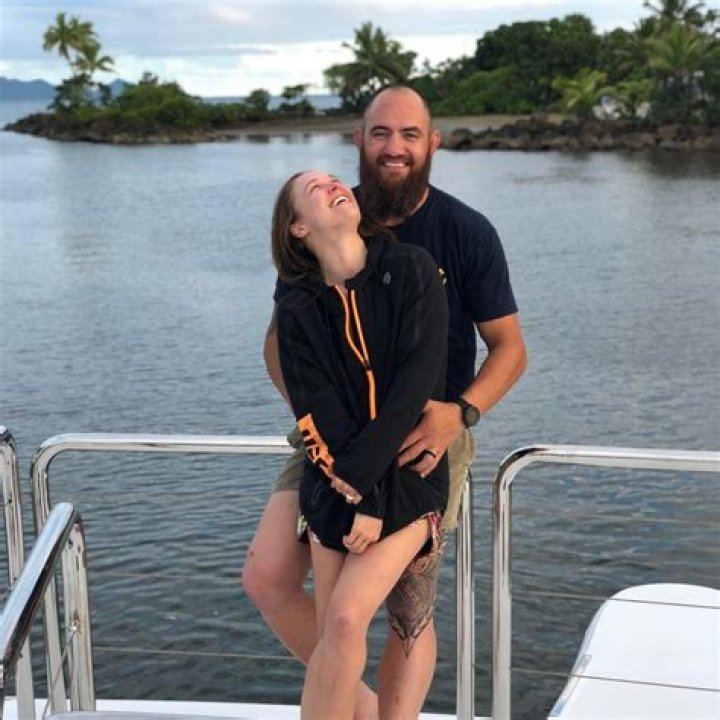 Travis Browne Celebrity Profile – Hollywood Life