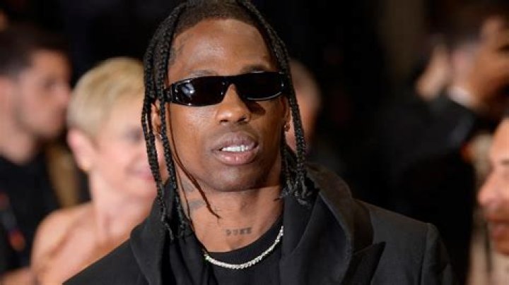 Travis Scott Stops Show To Call Out Fans Dangerously Acting Up 8 Months After Deaths At Astroworld