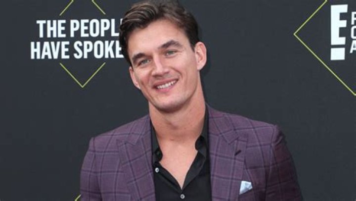 Tyler Cameron Looks Super Dreamy While Posing Shirtless On A Jog: ‘Finding My Own Way’