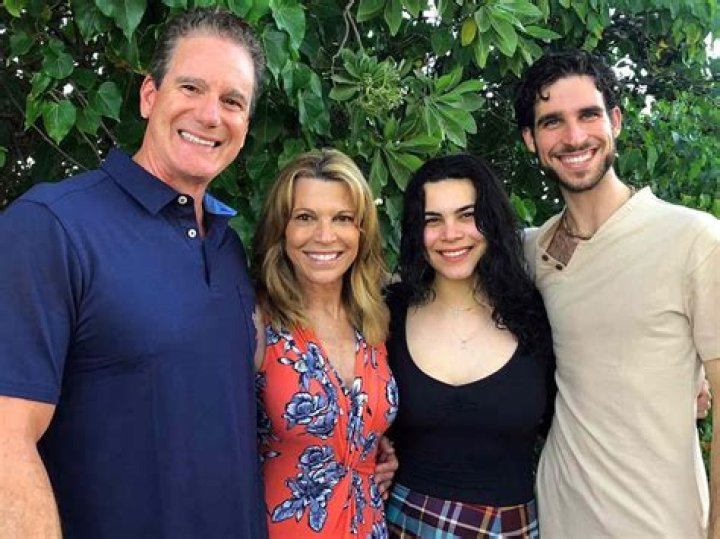 Meet Her Children, Gigi & Nikko – Hollywood Life