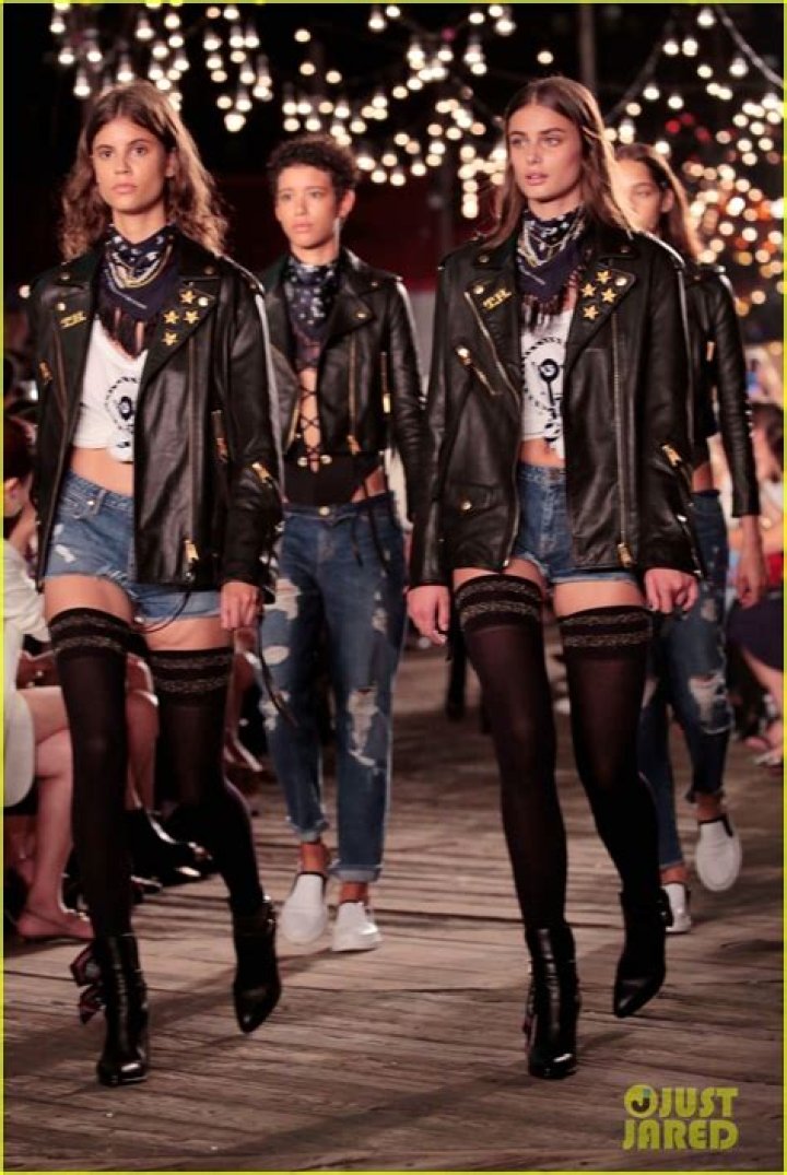 Chanel Iman Reveals Why Hailey Baldwin & Kendall Jenner Are ‘Great’ – Hollywood Life