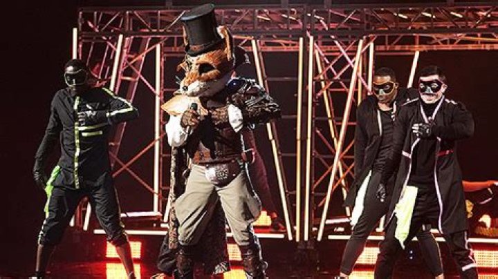 Wayne Brady Is The Fox On ‘The Masked Singer’ — Season 2 Winner – Hollywood Life