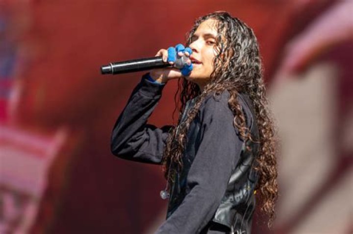 Who Is 070 Shake? 5 Things On The Rapper Dating Lily-Rose Depp – Hollywood Life