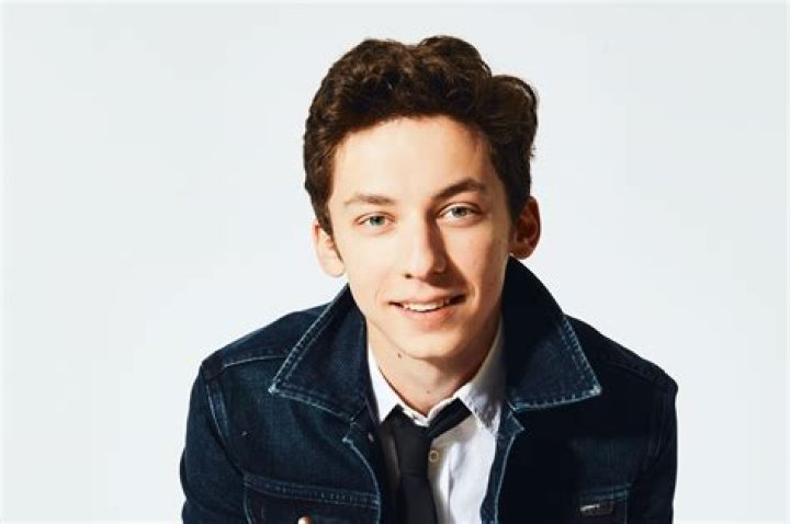 Who Is Andrew Barth Feldman? Get To Know The ‘No Hard Feelings’ Star – Hollywood Life