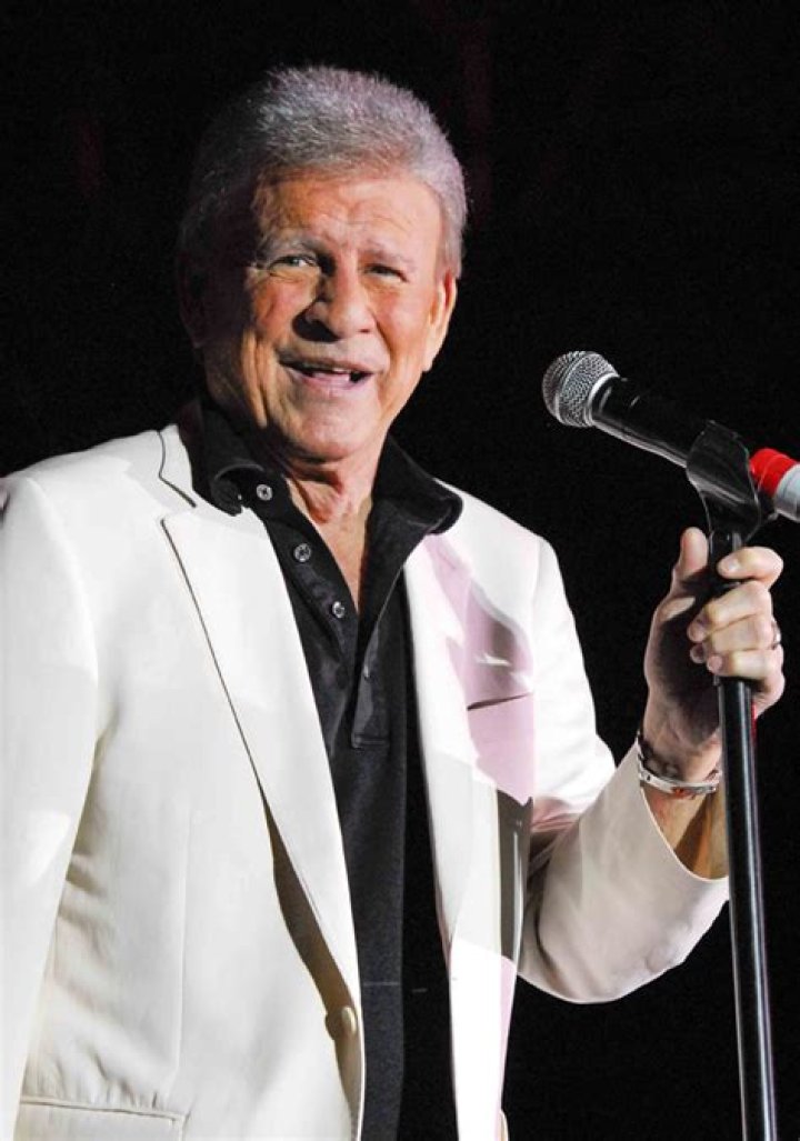 Who Is Bobby Rydell? Facts On Singer Dead At 79 – Hollywood Life