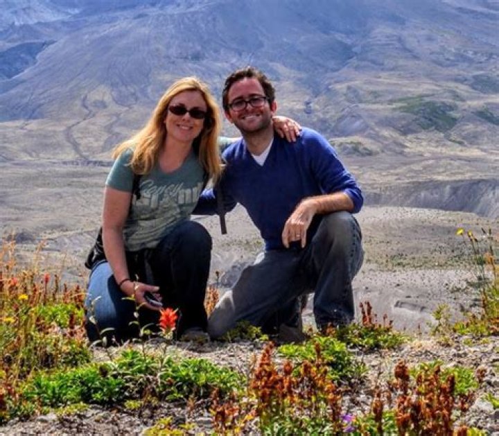 5 Things About Reporter Dating Martin Shkreli – Hollywood Life